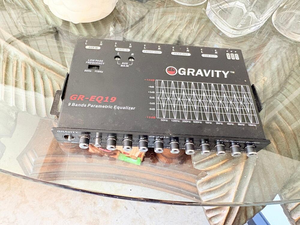 Gravity EQ15 1/2 Din 5 Band Car Audio Equalizer EQ Front, Rear + Sub Output 9V